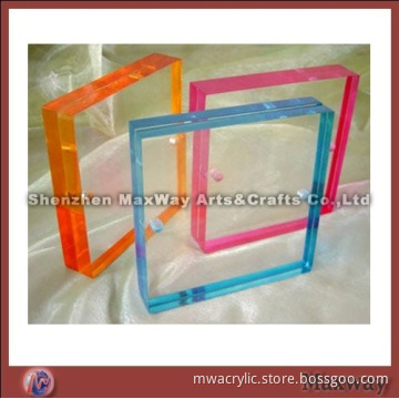 Exquisite Clear Table Acrylic Picture/Photo Frame with 2 Magnets